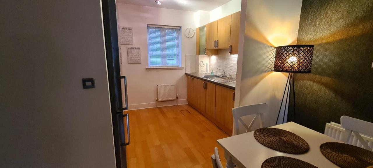 Pass The Keys Spacious 3Beds Flat Near City Centre - Free Parking Édimbourg Extérieur photo